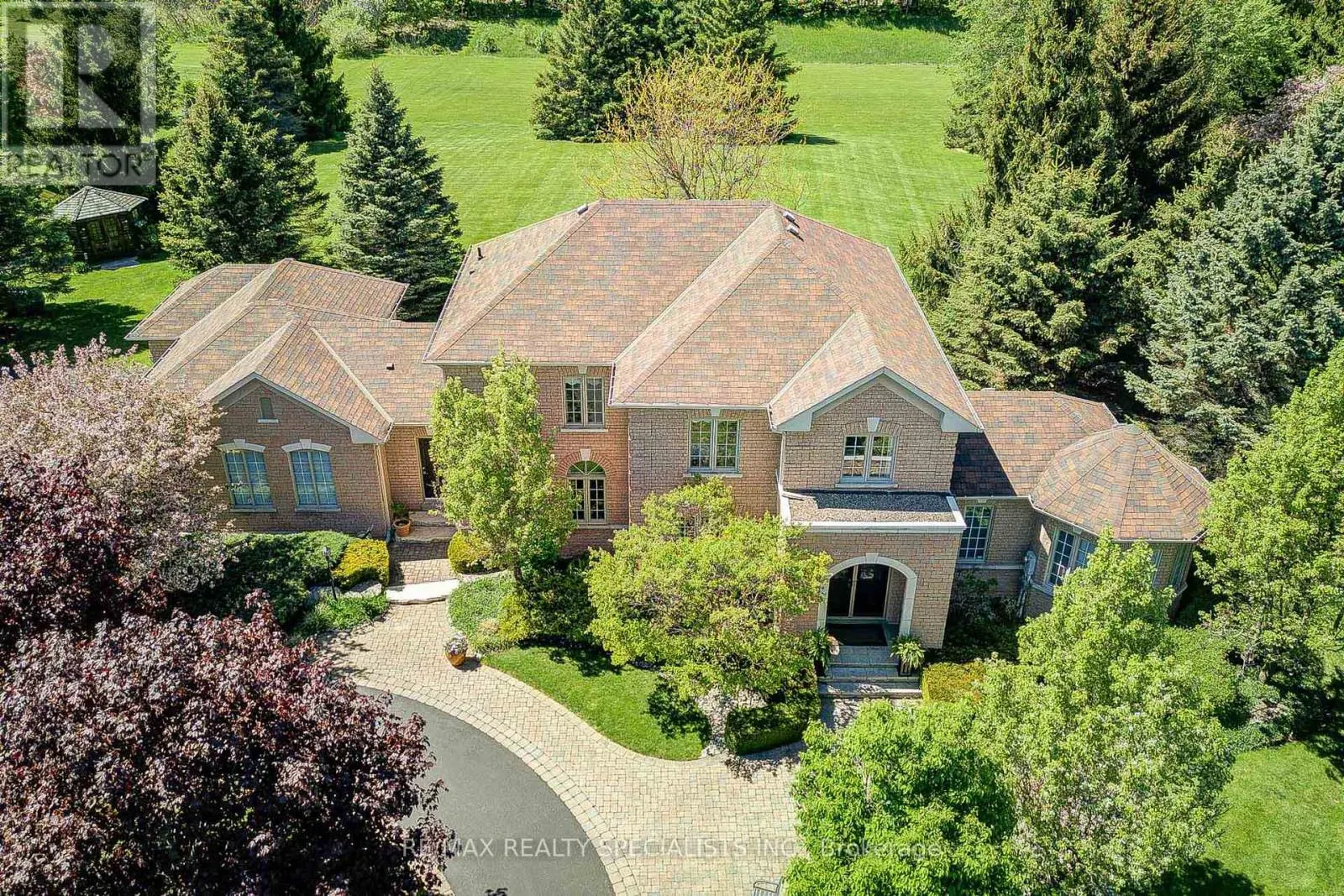 11 BRIDLEWOOD BOULEVARD