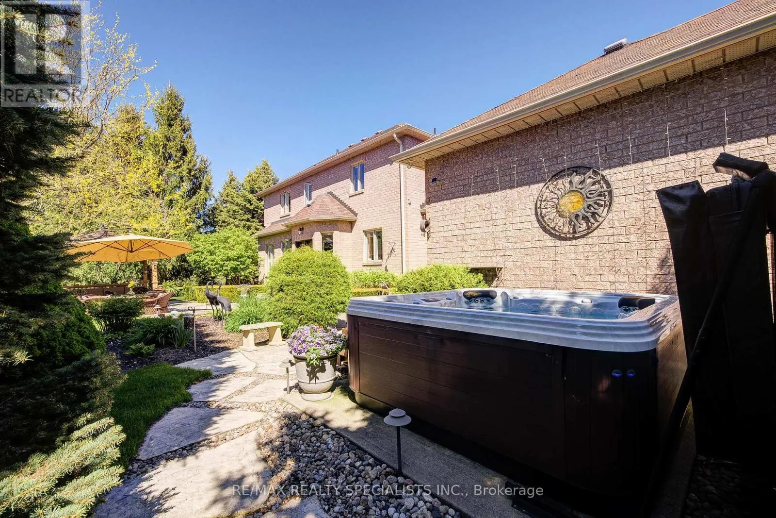 11 BRIDLEWOOD BOULEVARD