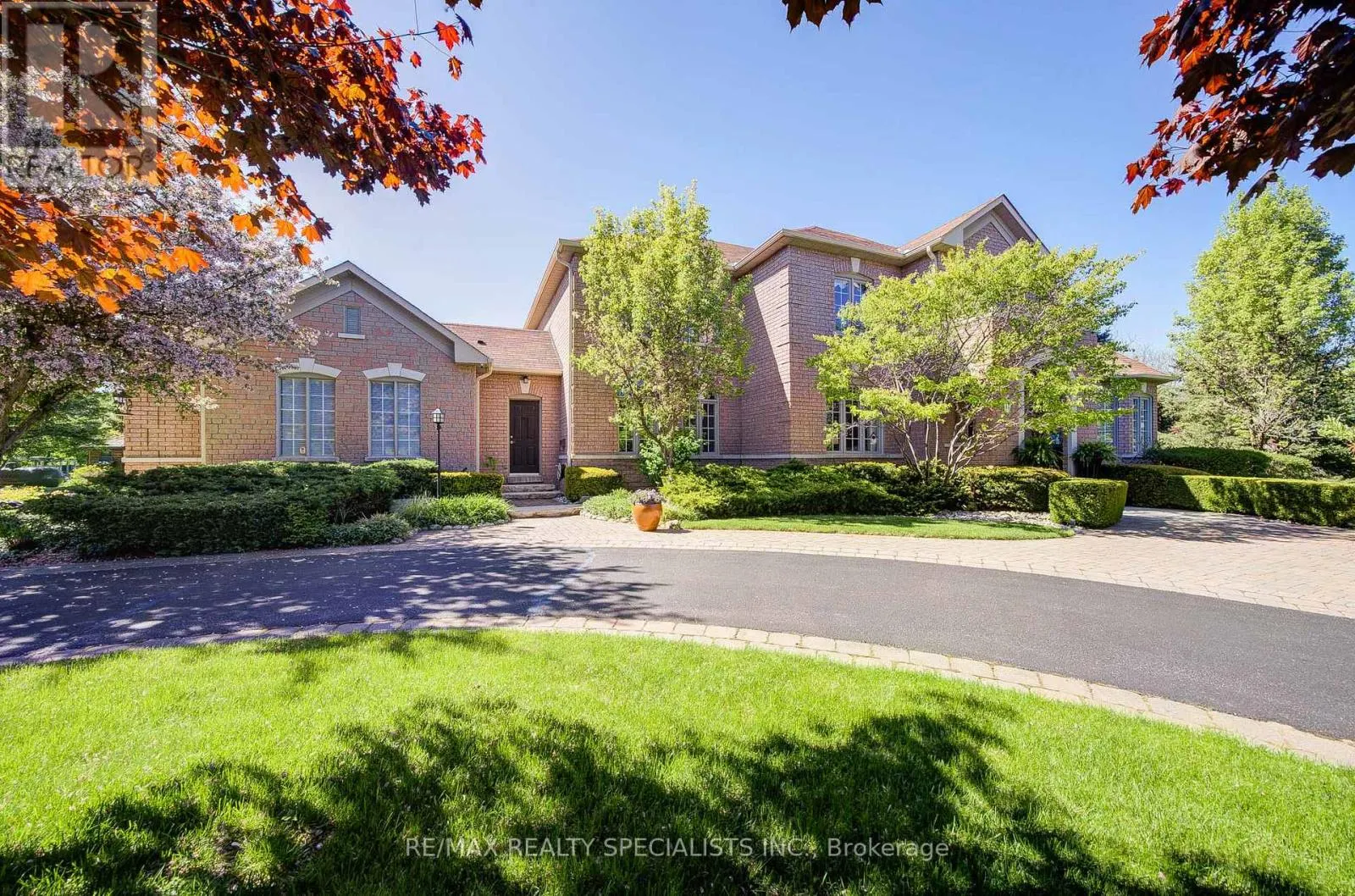 11 BRIDLEWOOD BOULEVARD