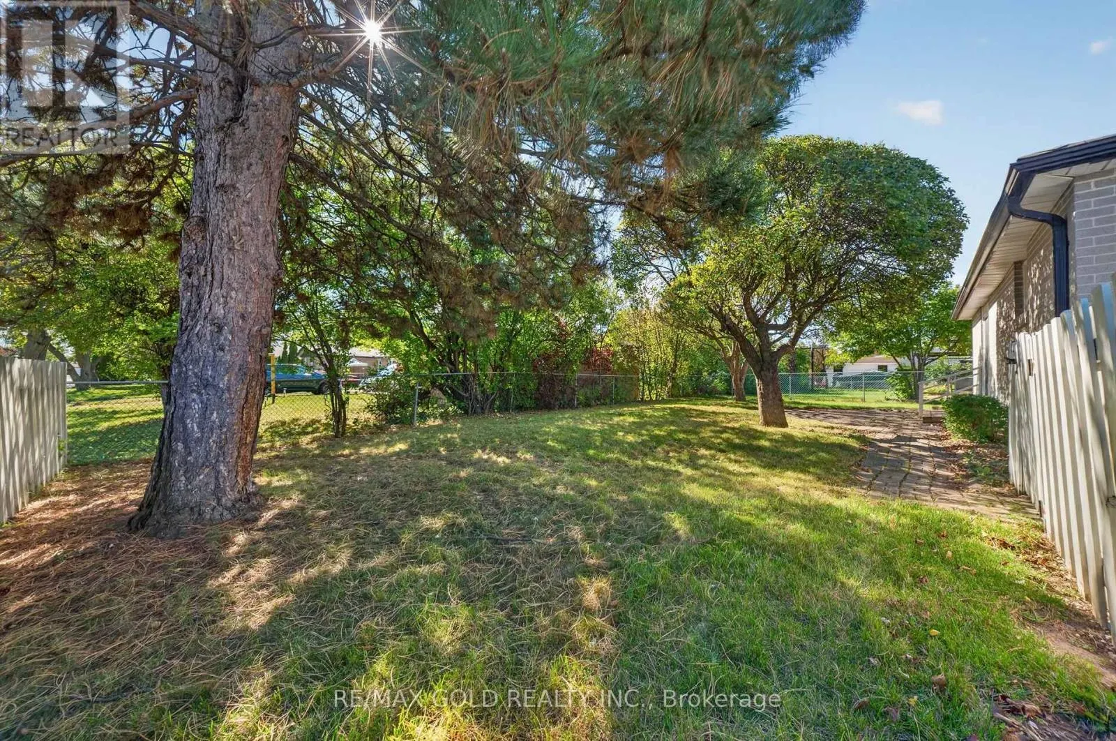 45 FIDELIA CRESCENT