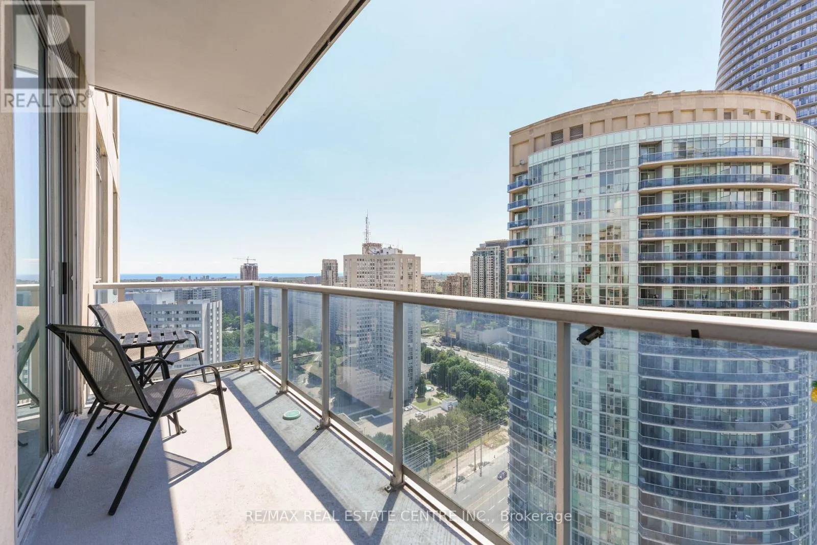 2605 - 90 ABSOLUTE AVENUE