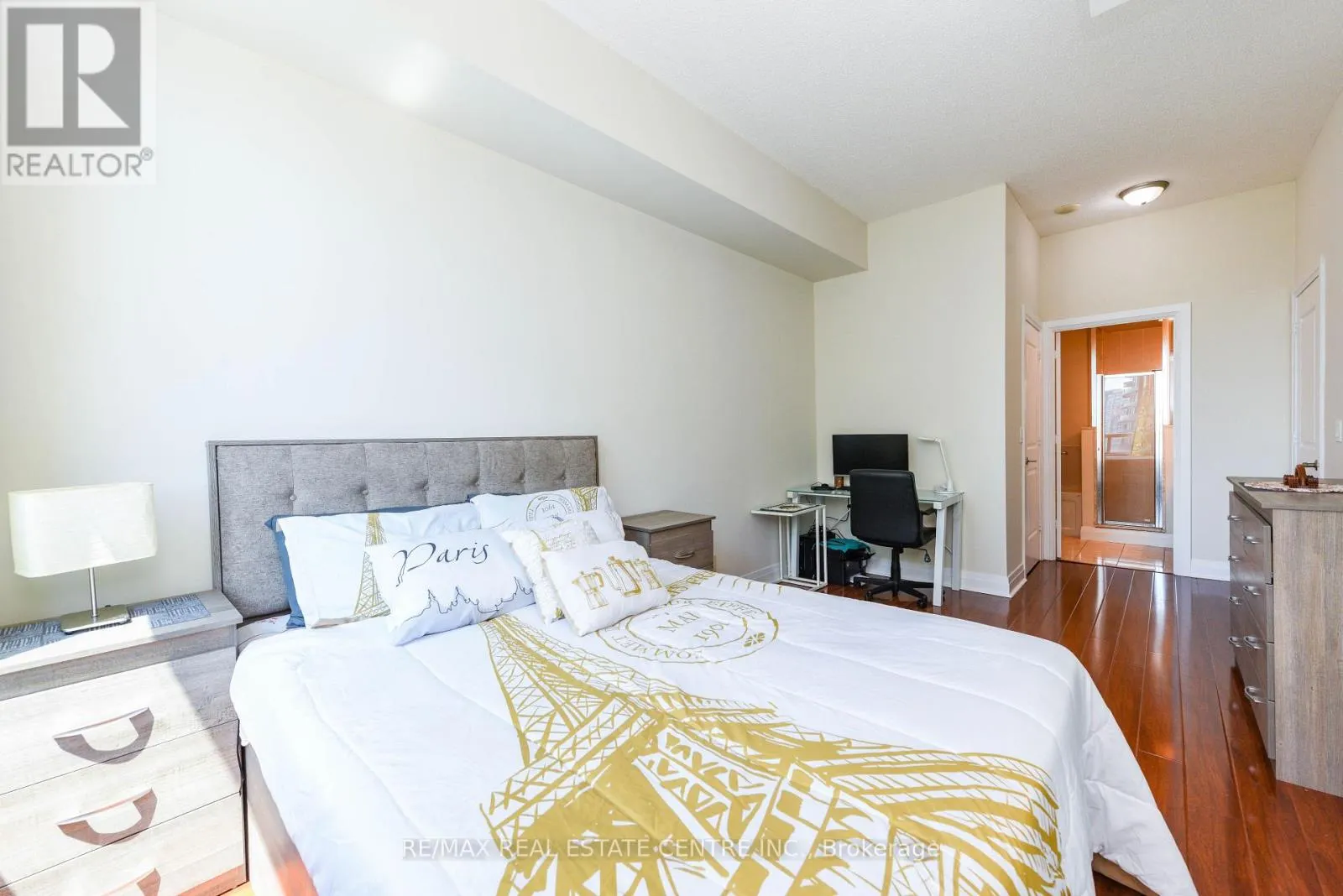 2605 - 90 ABSOLUTE AVENUE