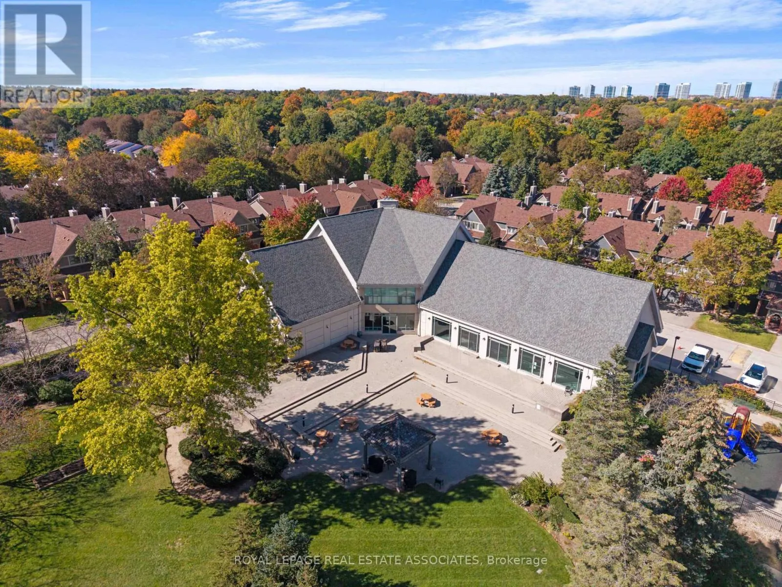 72 - 2199 BURNHAMTHORPE ROAD W