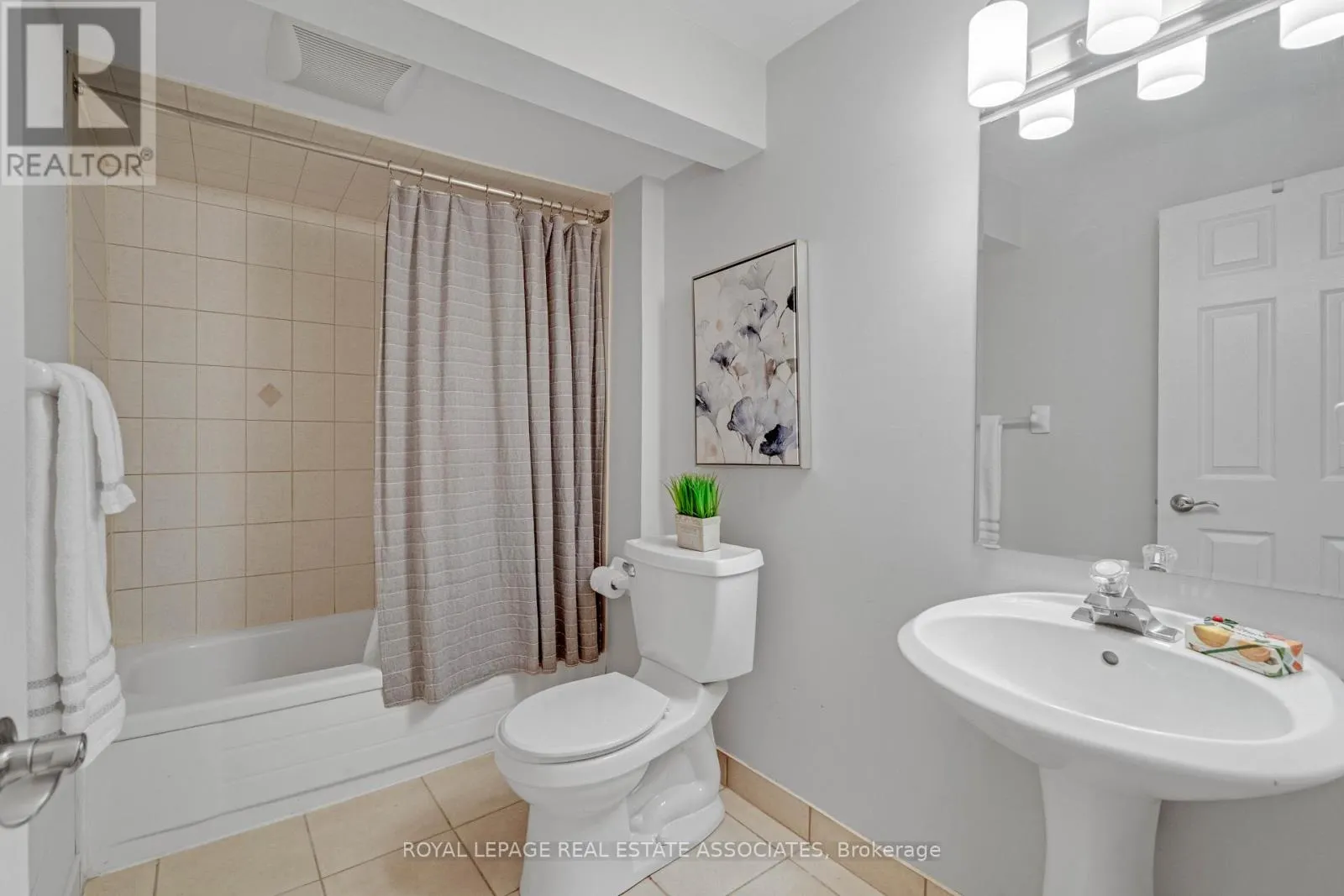 72 - 2199 BURNHAMTHORPE ROAD W