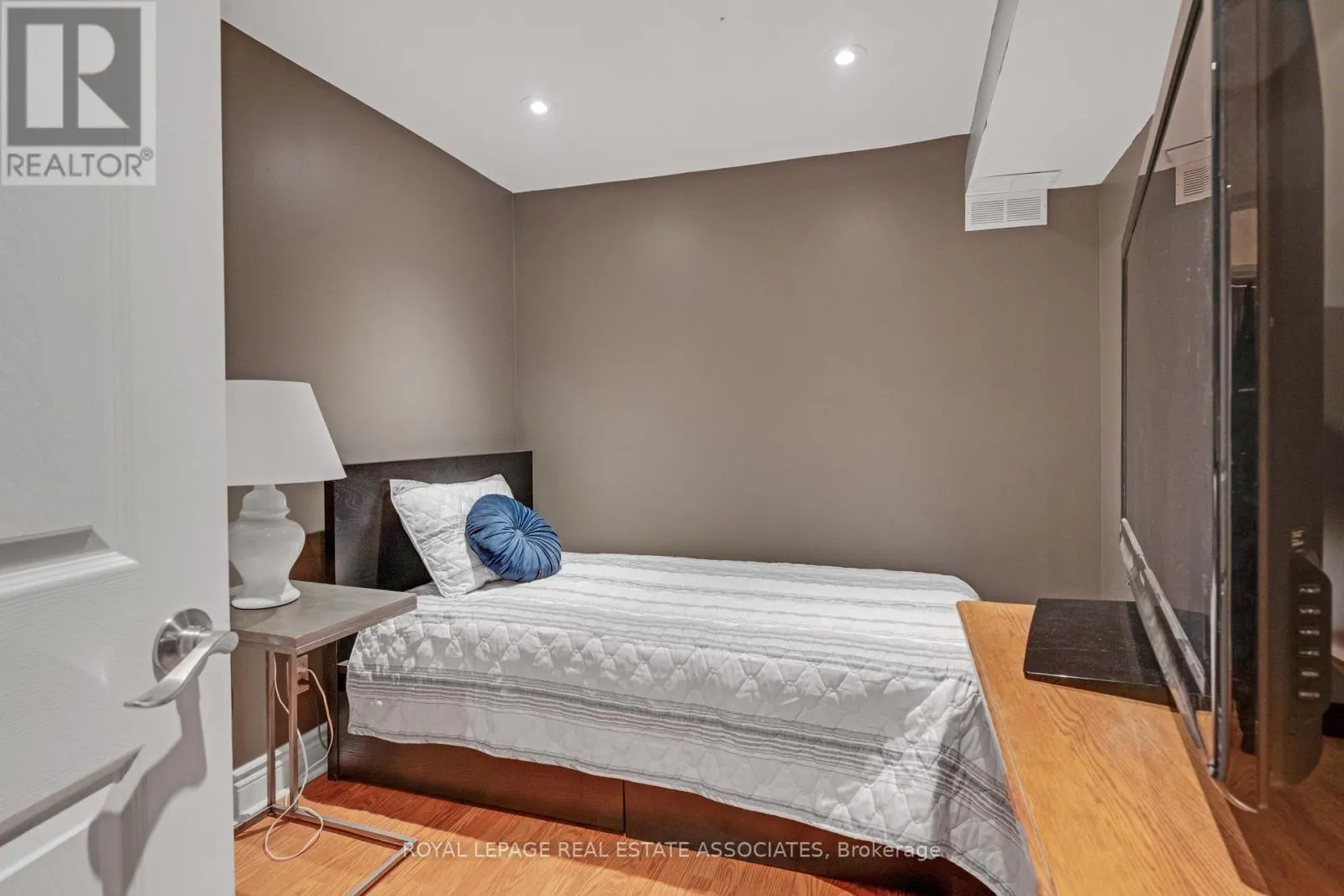 72 - 2199 BURNHAMTHORPE ROAD W