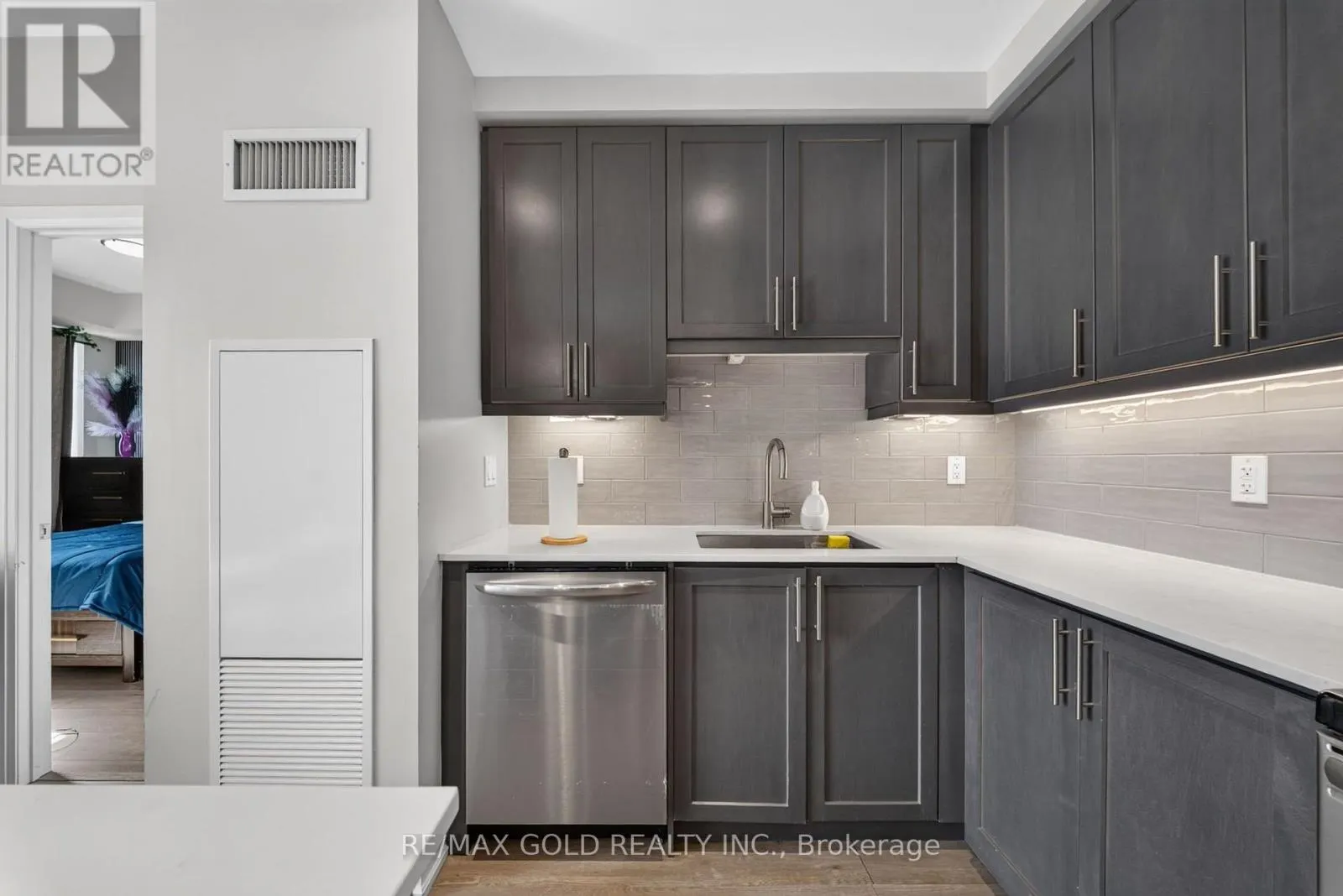 505 - 15 LYNCH STREET