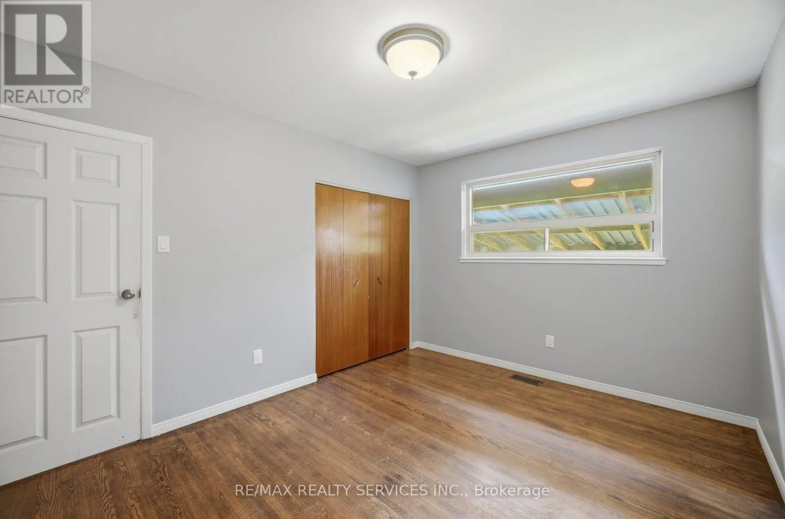 49 FERNDALE CRESCENT