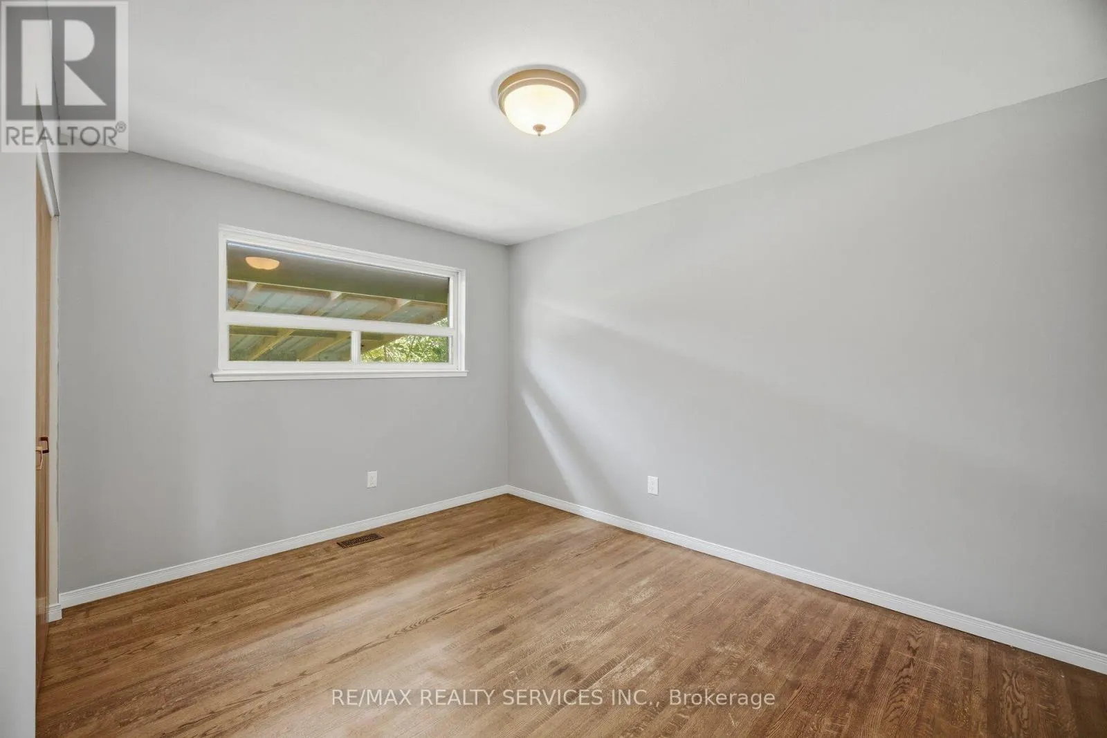 49 FERNDALE CRESCENT