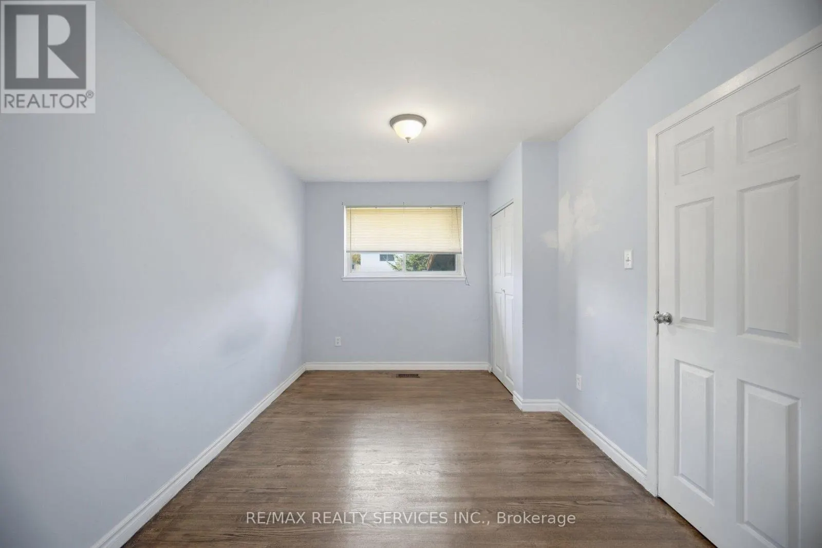 49 FERNDALE CRESCENT