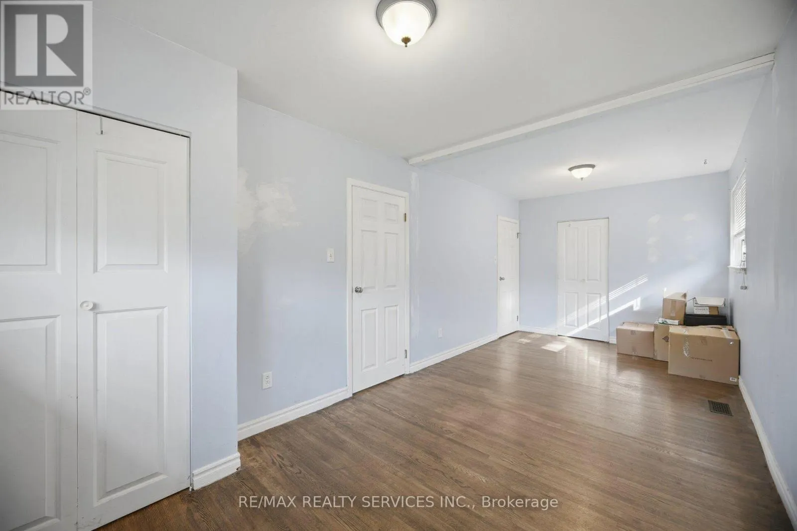 49 FERNDALE CRESCENT