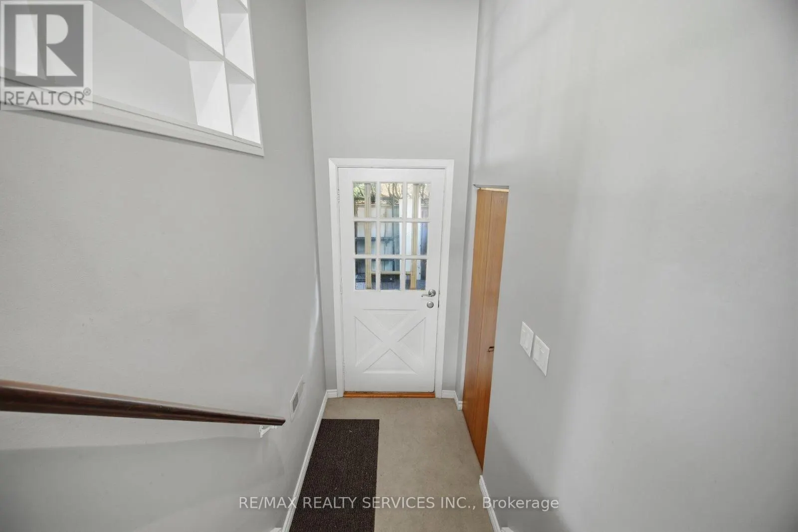49 FERNDALE CRESCENT