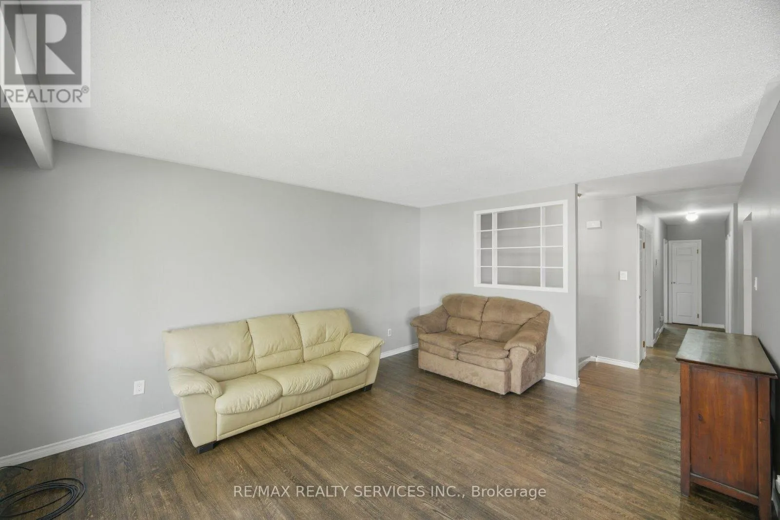 49 FERNDALE CRESCENT