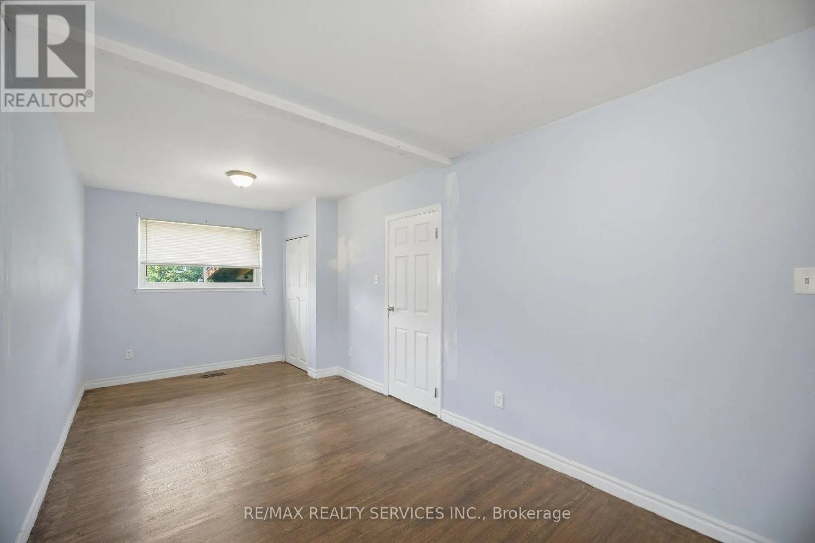 49 FERNDALE CRESCENT