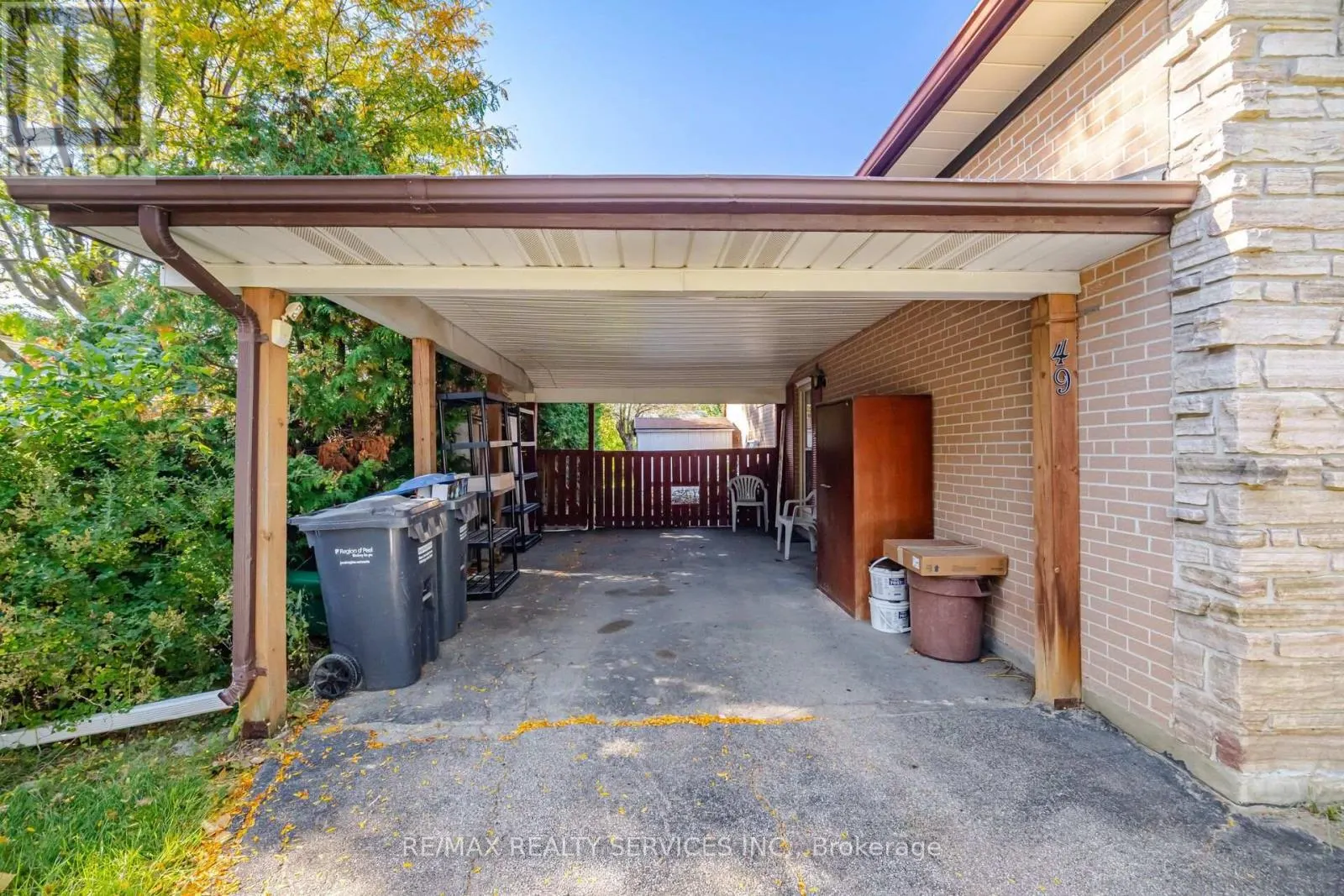 49 FERNDALE CRESCENT