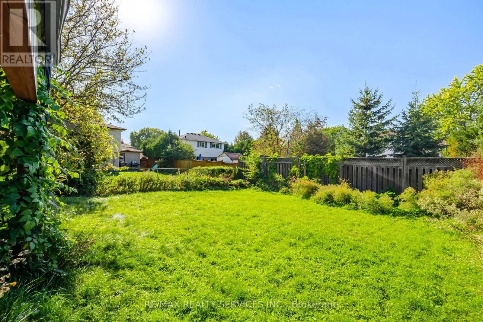 49 FERNDALE CRESCENT