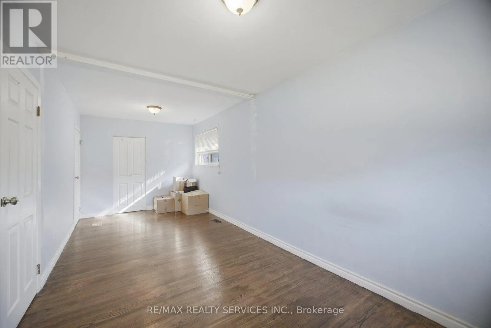 49 FERNDALE CRESCENT