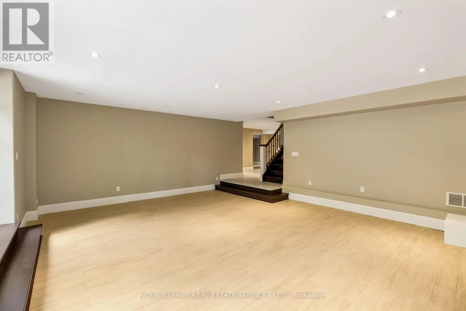 1387 WILLOWDOWN ROAD