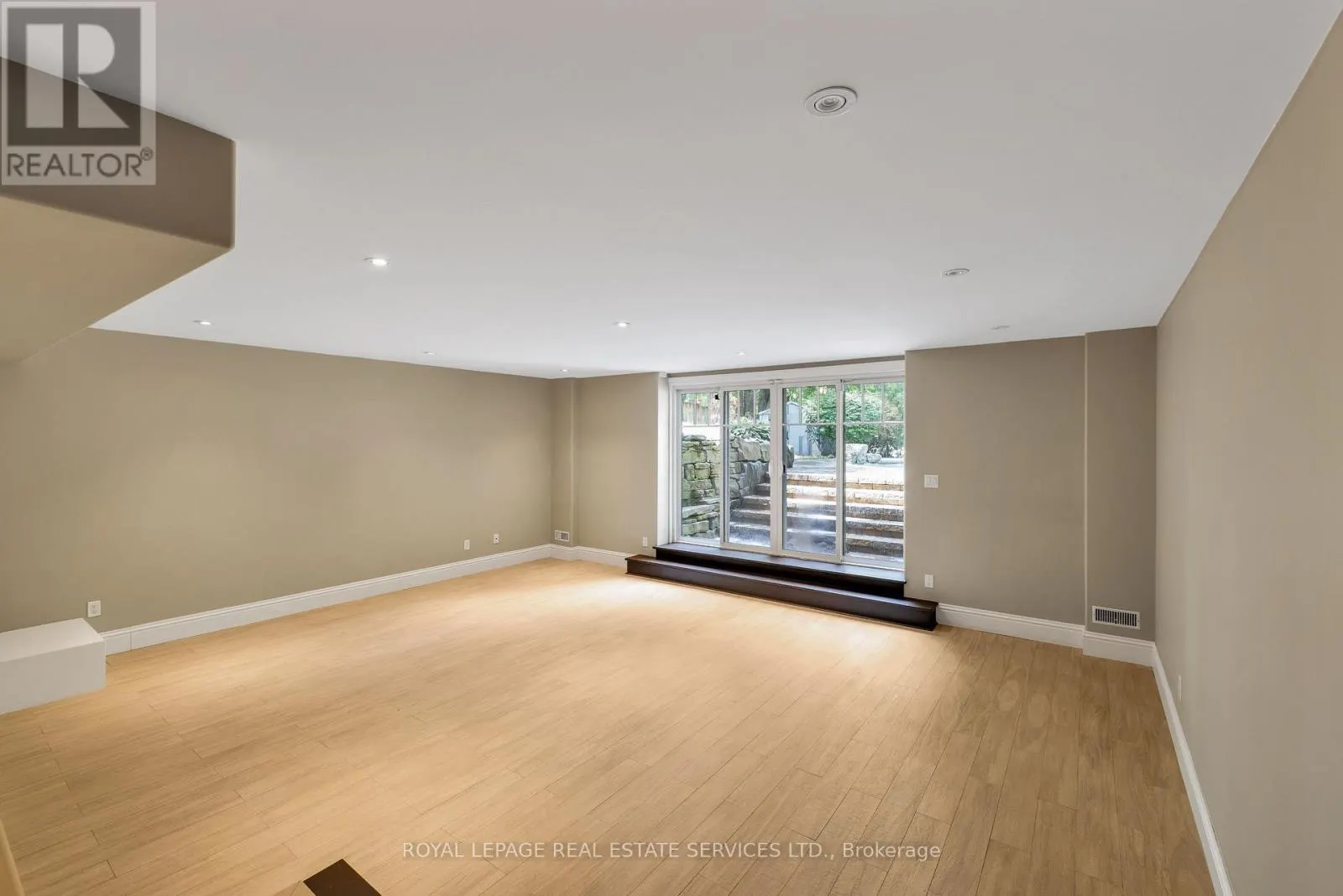 1387 WILLOWDOWN ROAD