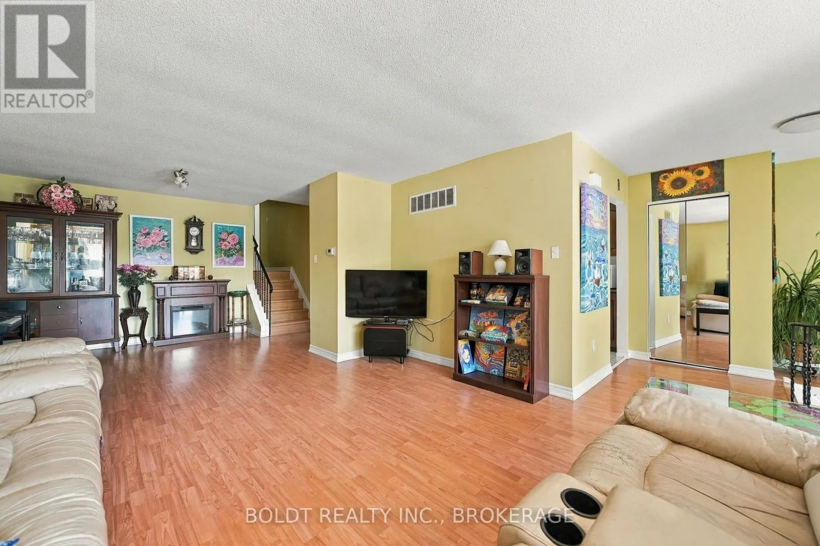 2554 COBBINSHAW CIRCLE