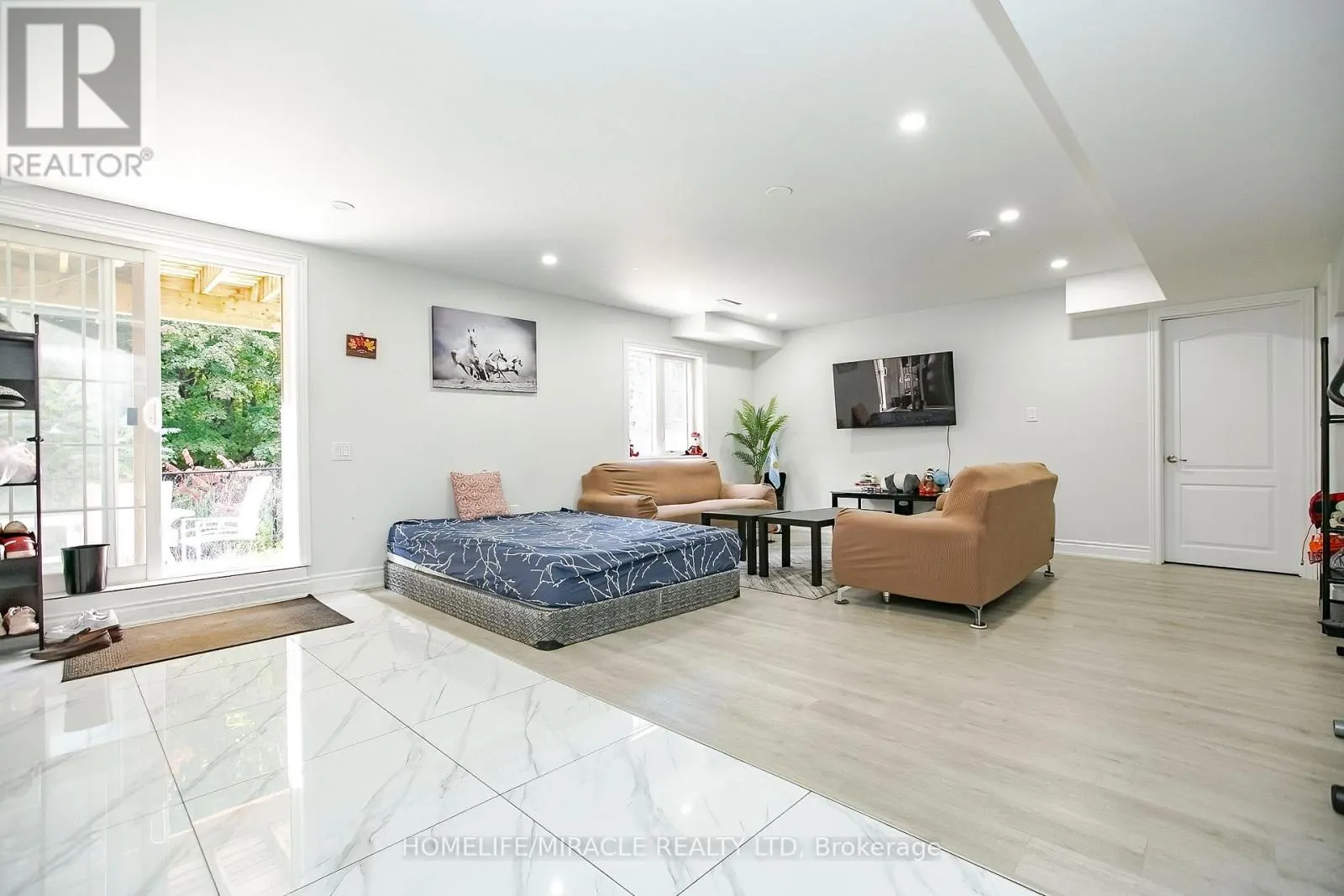 30 BROOKWATER CRESCENT