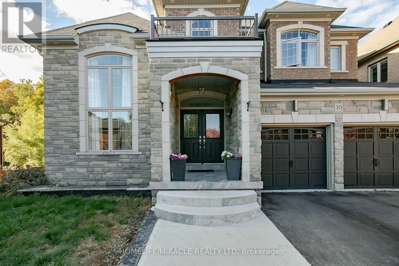 30 BROOKWATER CRESCENT