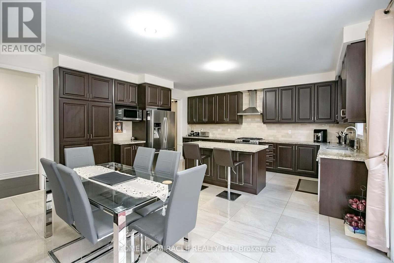 30 BROOKWATER CRESCENT