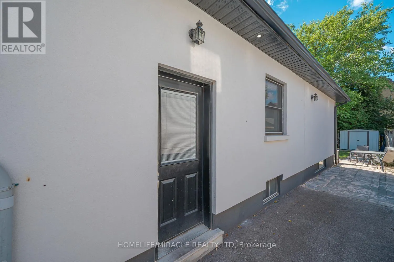 24 ACORN AVENUE
