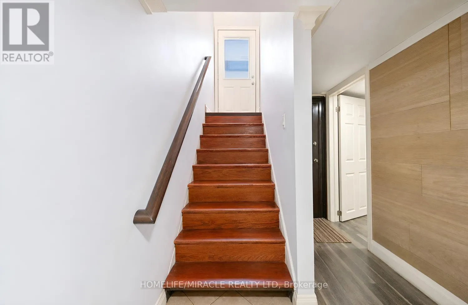 24 ACORN AVENUE