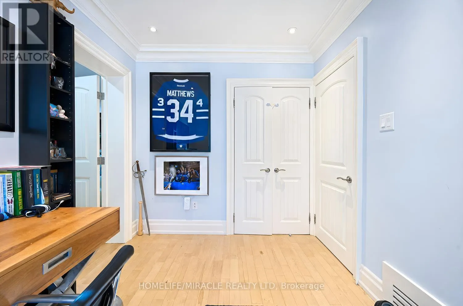 24 ACORN AVENUE