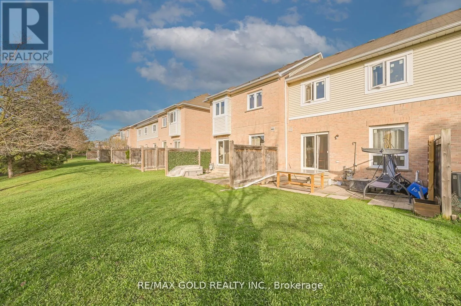 30 WICKSTEAD COURT