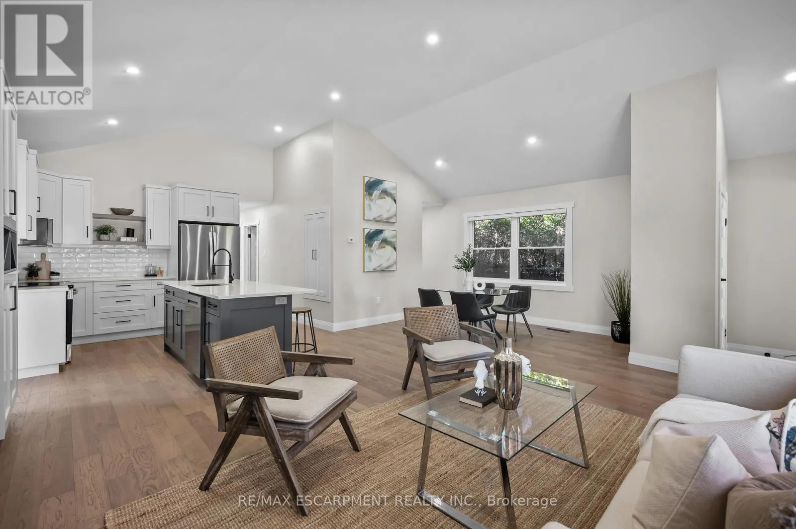 1041 SHEPHERD'S DRIVE