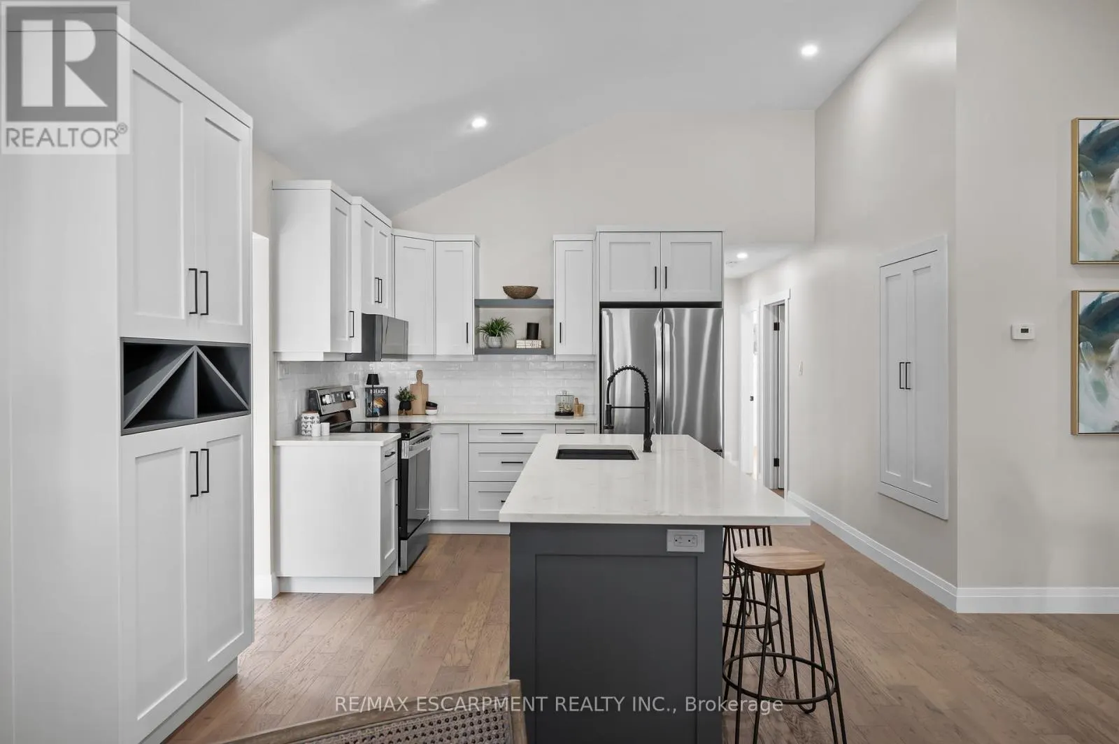 1041 SHEPHERD'S DRIVE