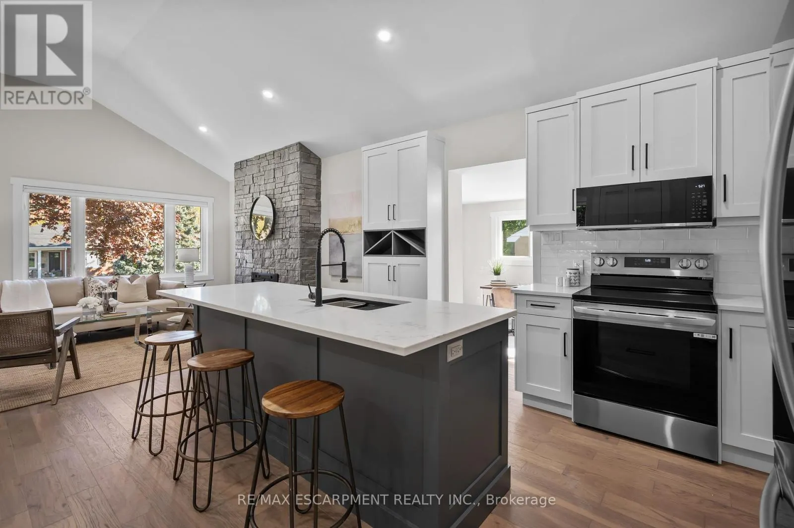 1041 SHEPHERD'S DRIVE