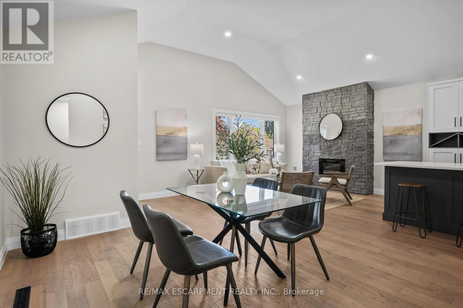 1041 SHEPHERD'S DRIVE