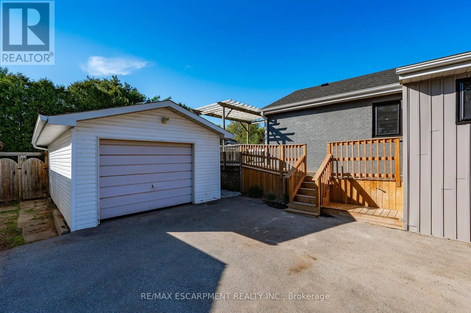 1041 SHEPHERD'S DRIVE