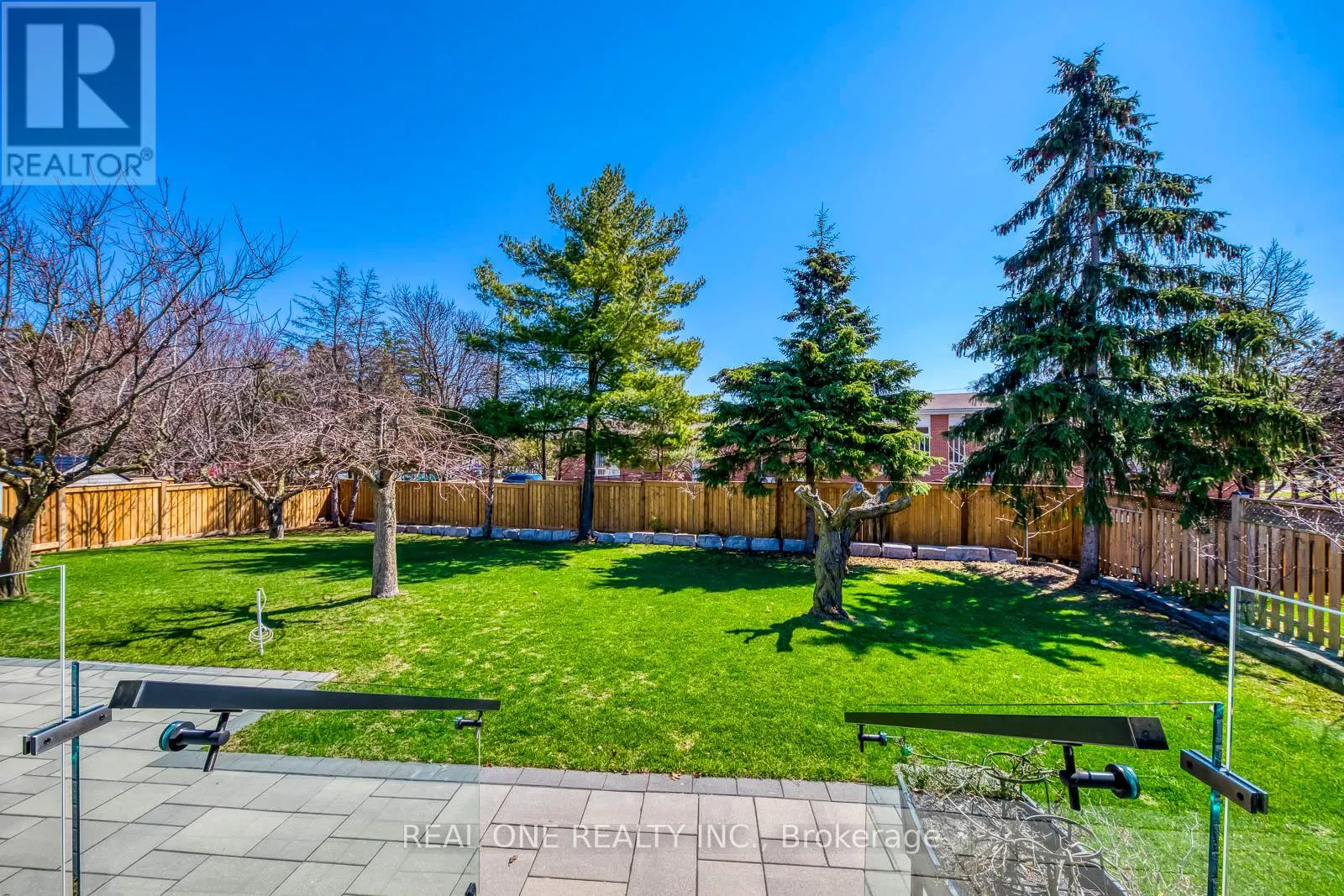 1224 WILLOWBROOK DRIVE