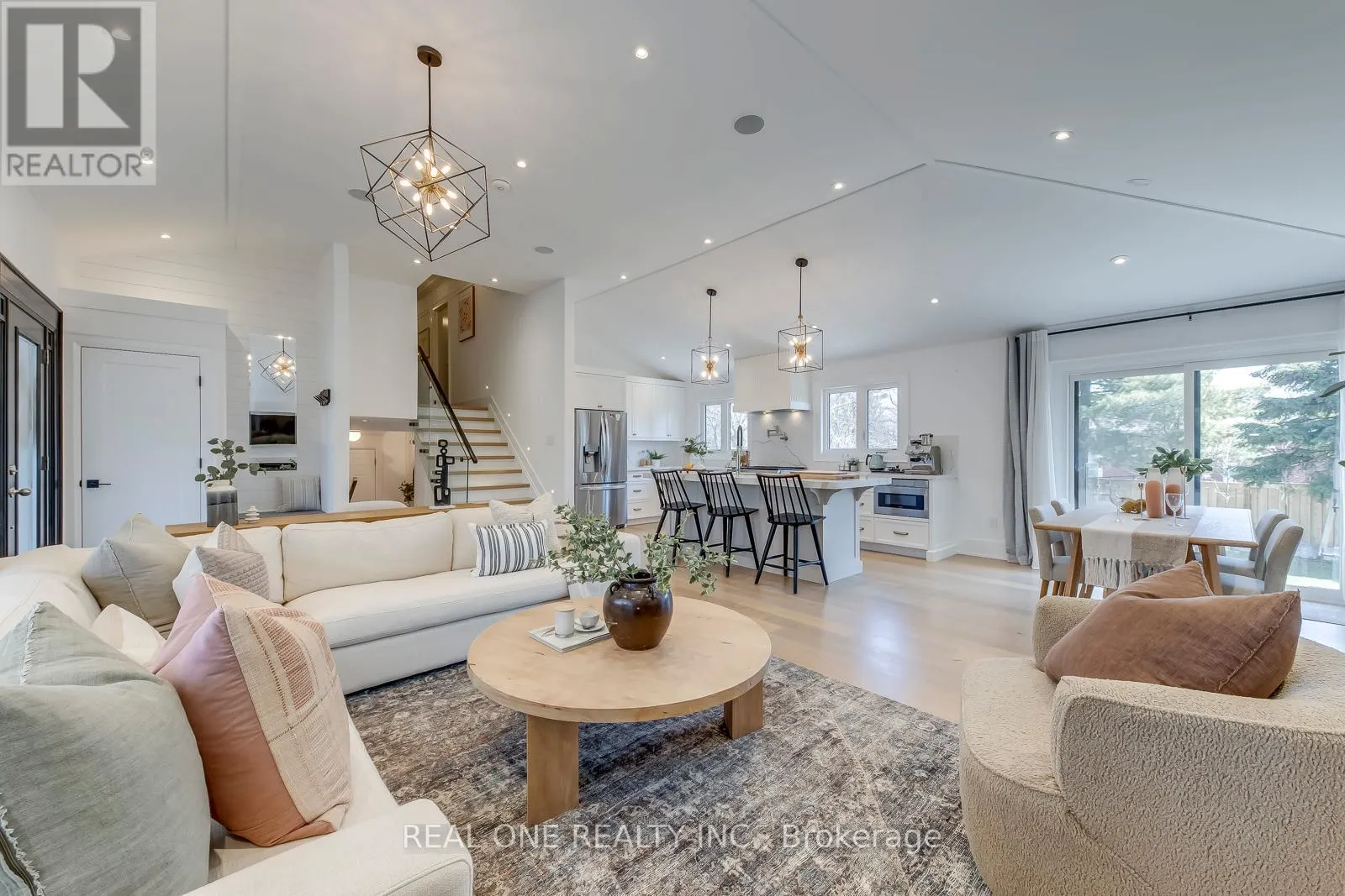 1224 WILLOWBROOK DRIVE