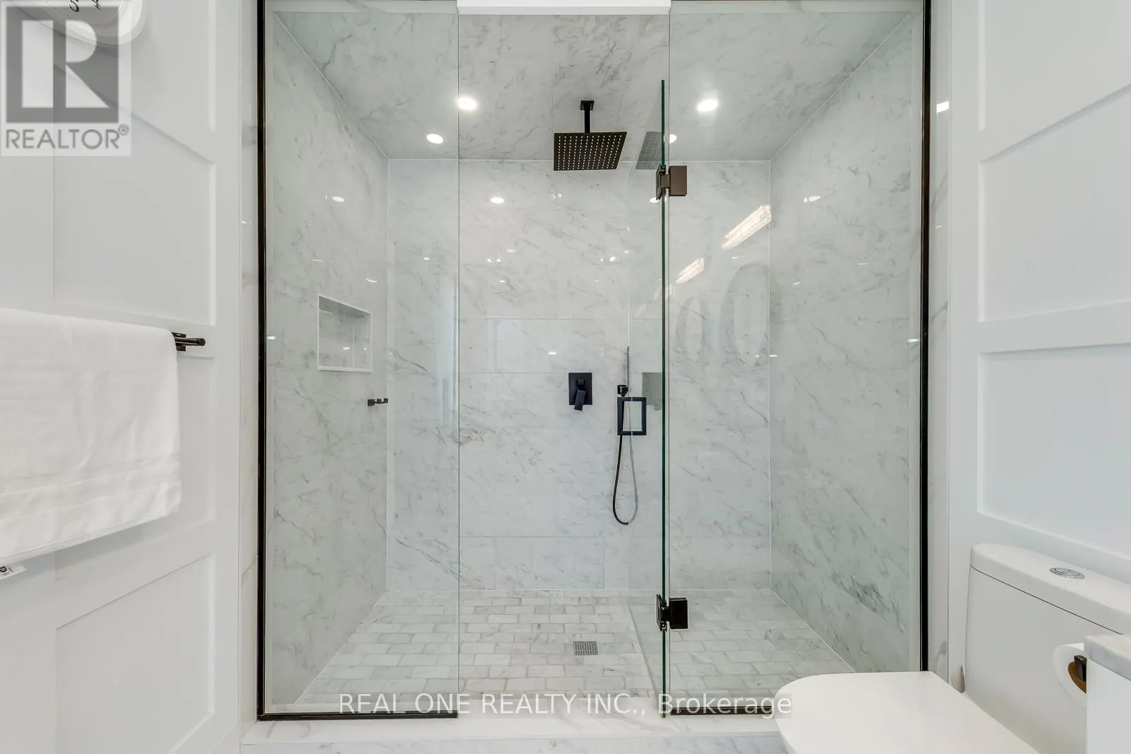 1224 WILLOWBROOK DRIVE