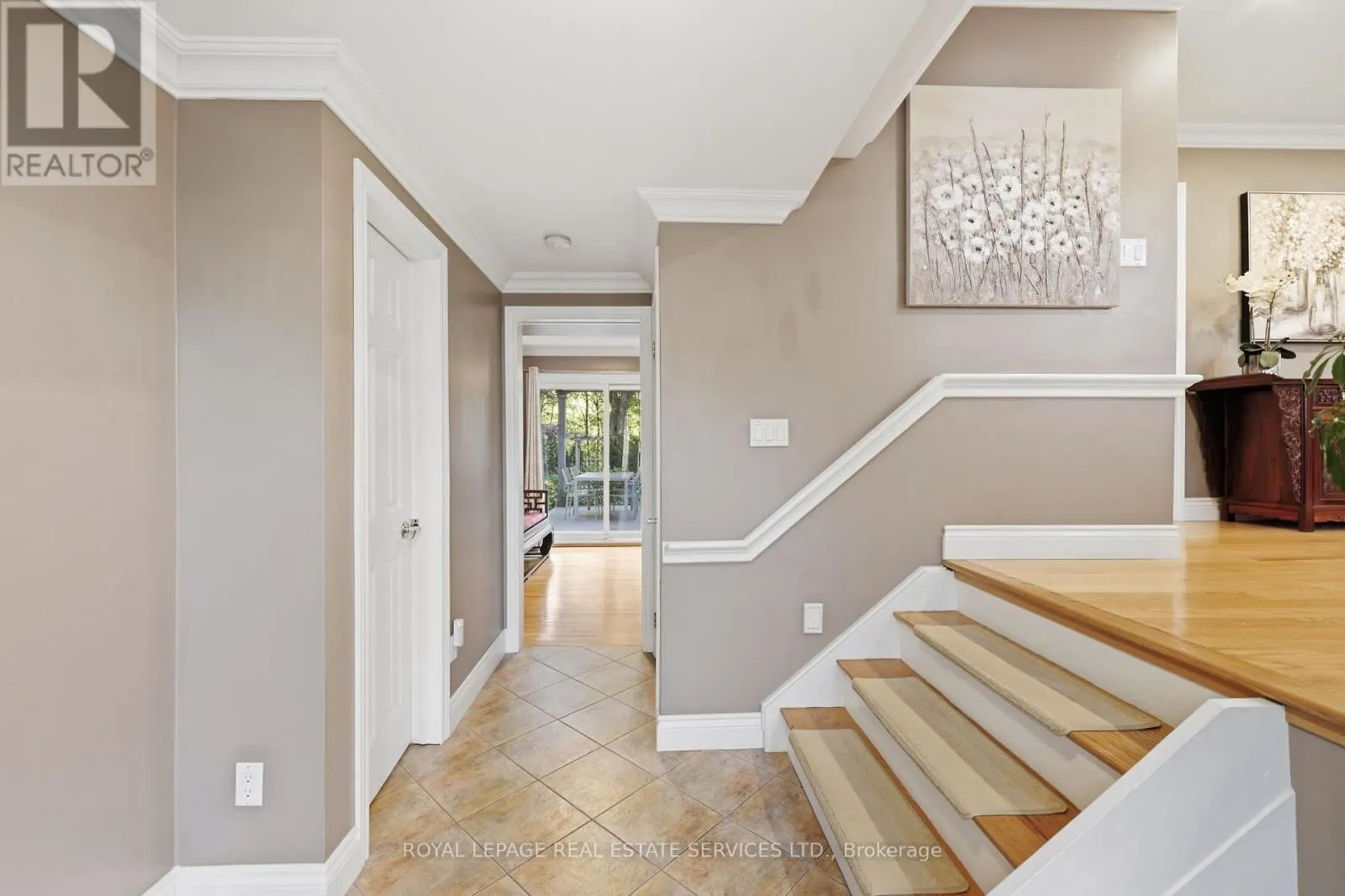 1320 HILLVIEW CRESCENT