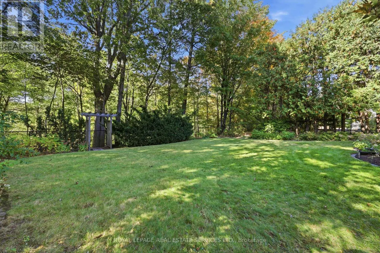 1320 HILLVIEW CRESCENT