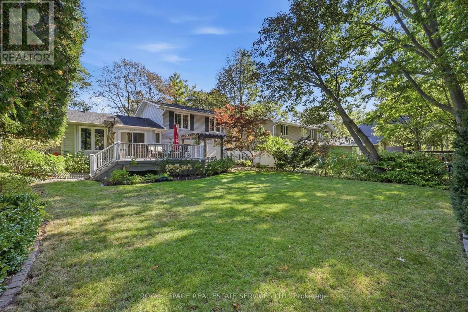1320 HILLVIEW CRESCENT