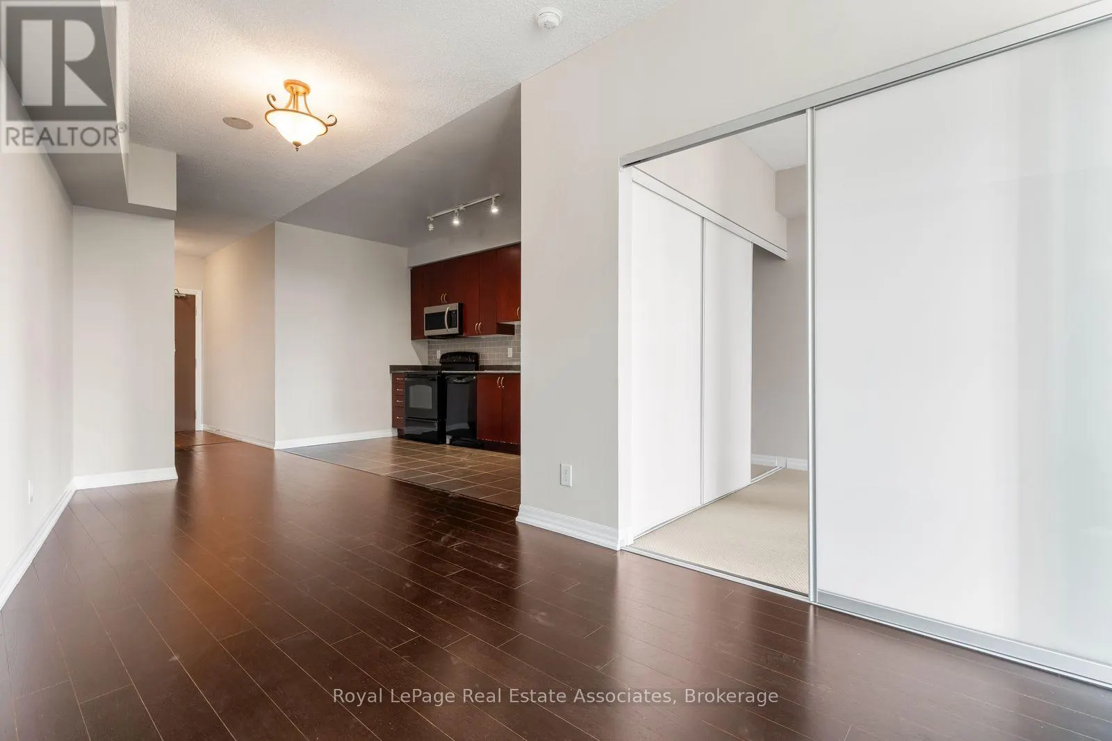 1709 - 223 WEBB DRIVE