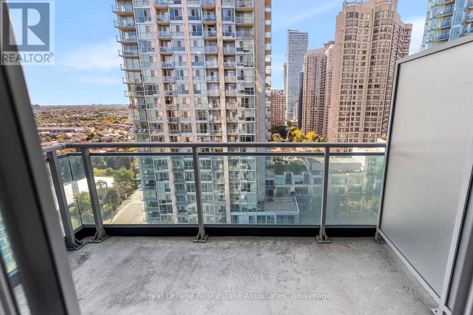 1709 - 223 WEBB DRIVE