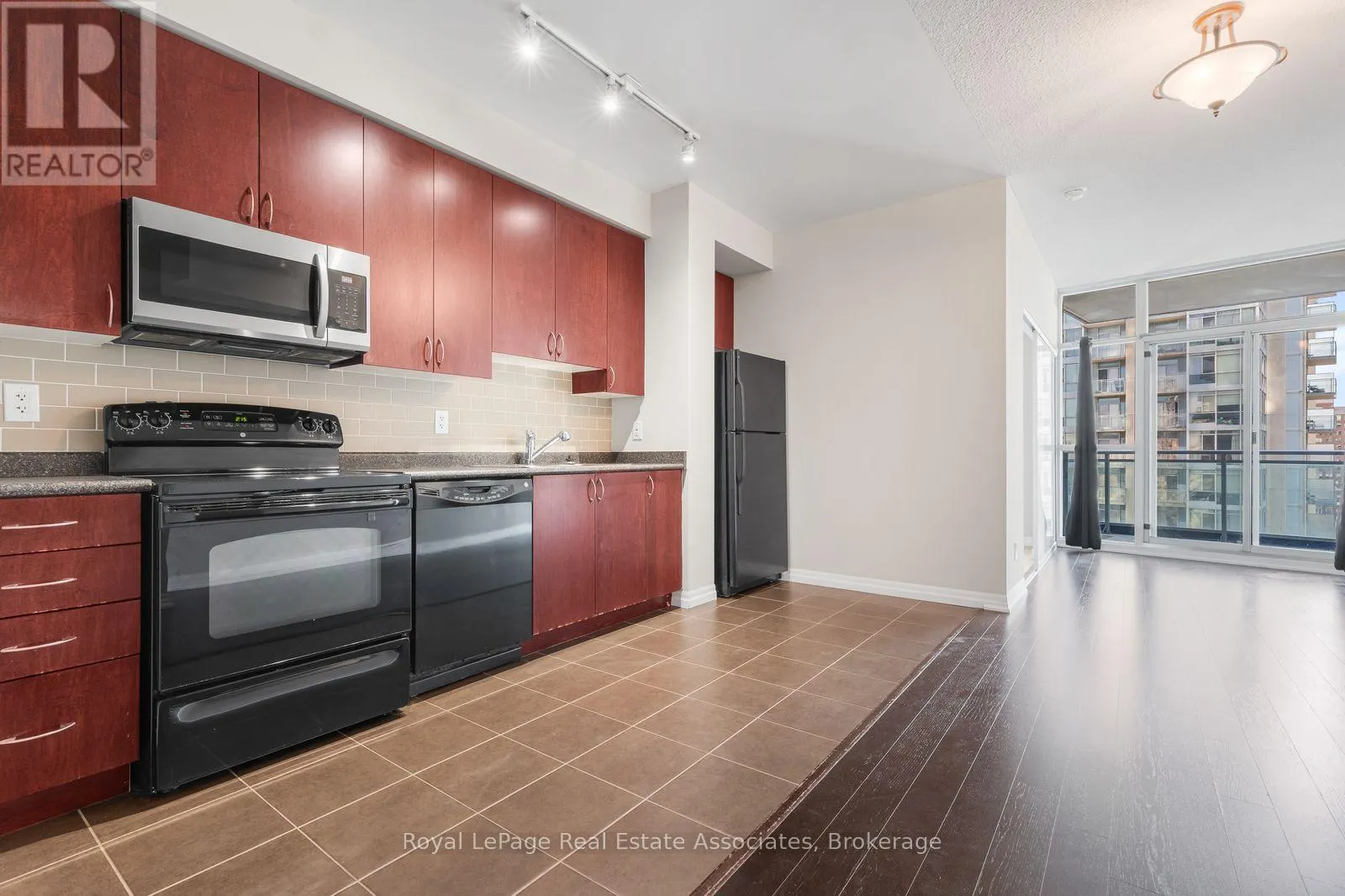 1709 - 223 WEBB DRIVE