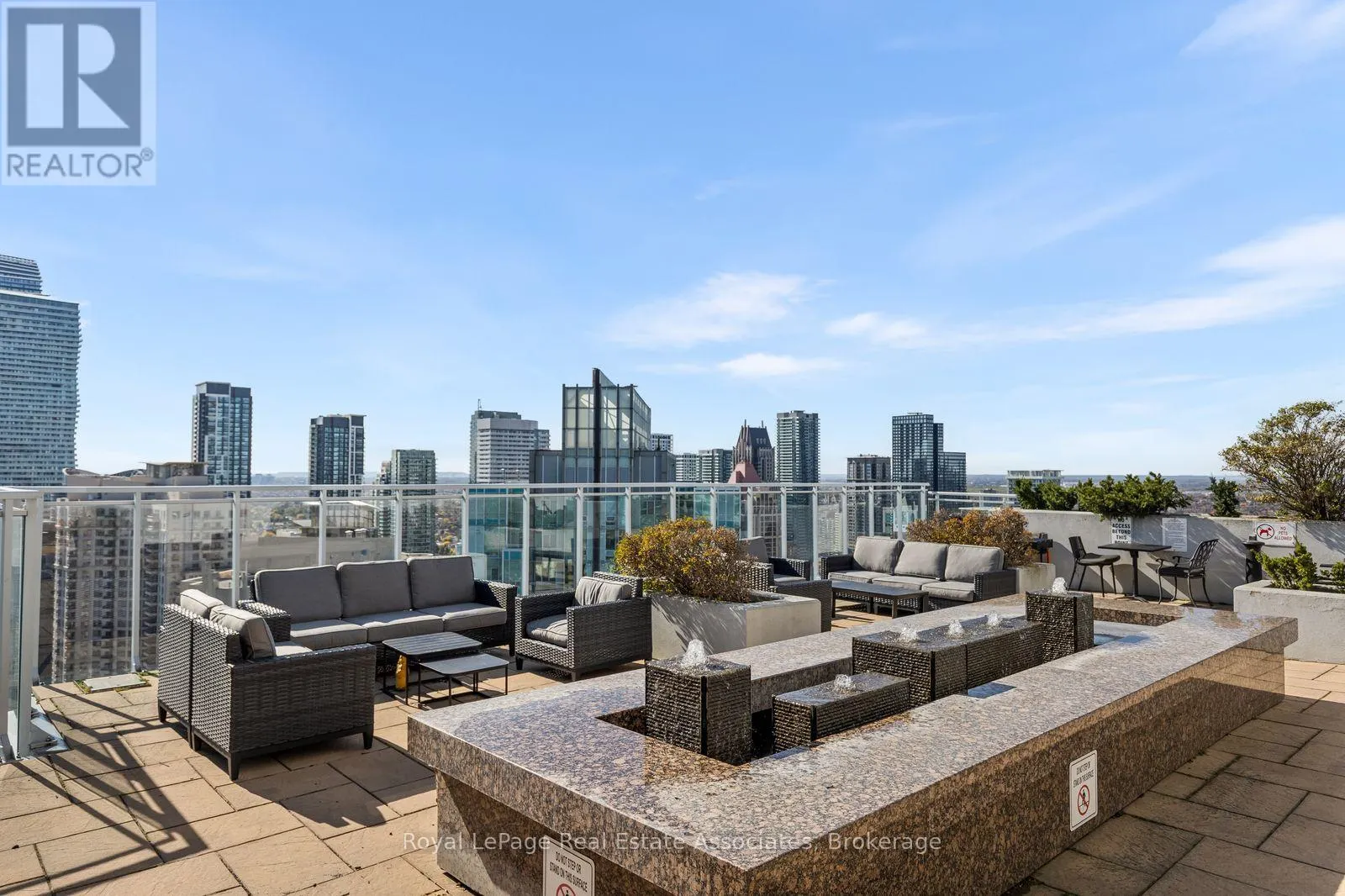 1709 - 223 WEBB DRIVE