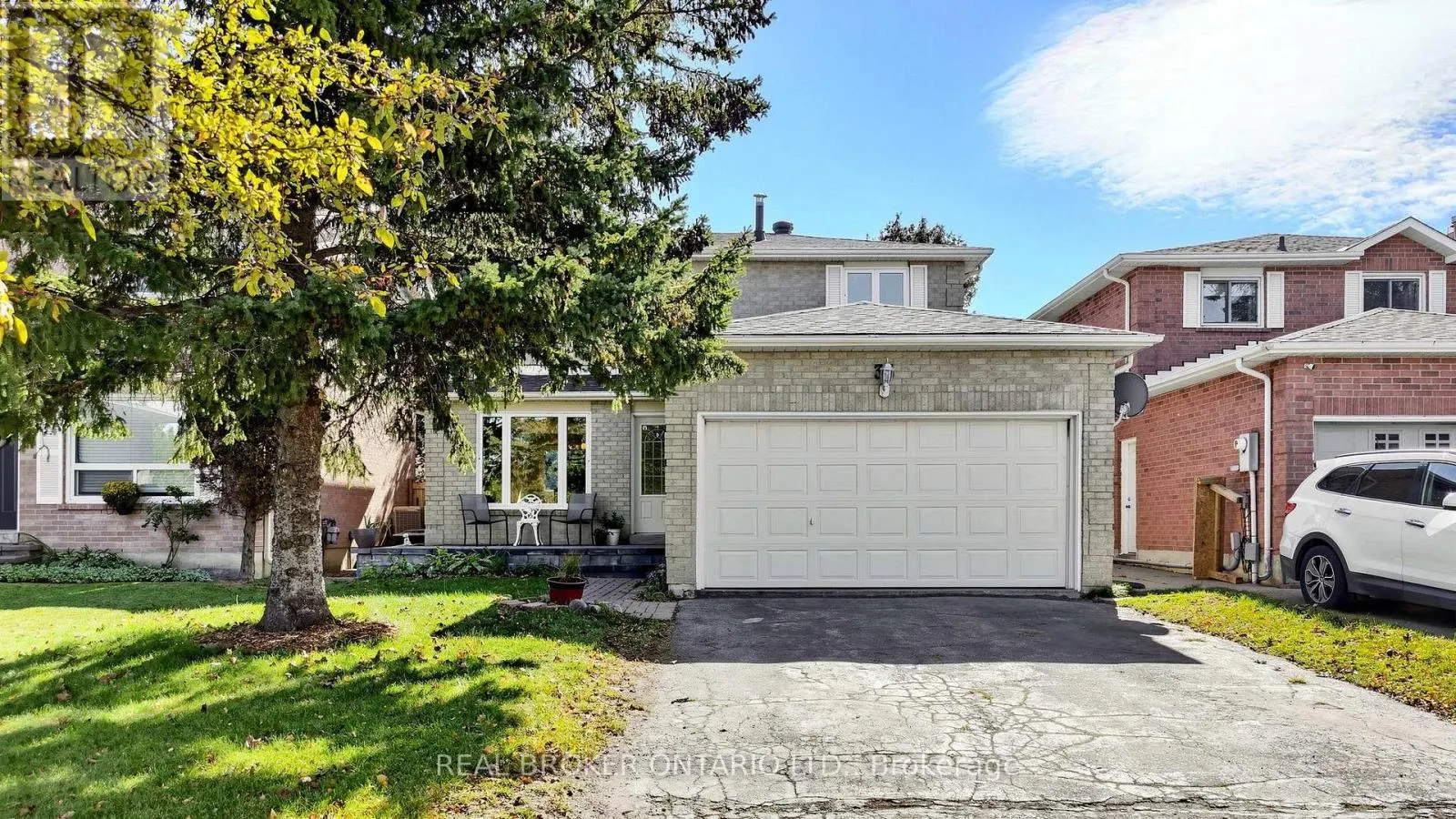 33 FOUNTAINBRIDGE DRIVE