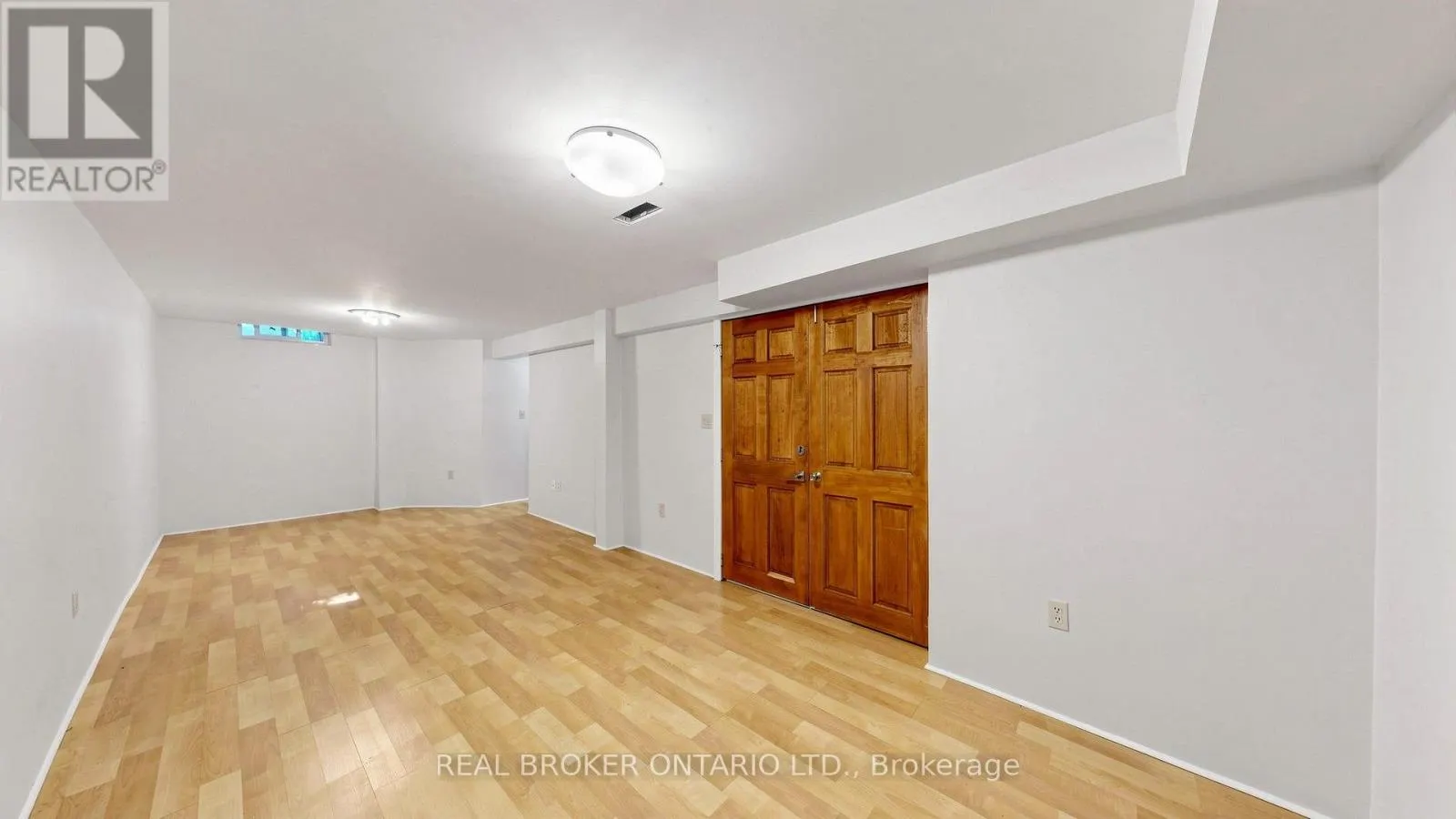 33 FOUNTAINBRIDGE DRIVE