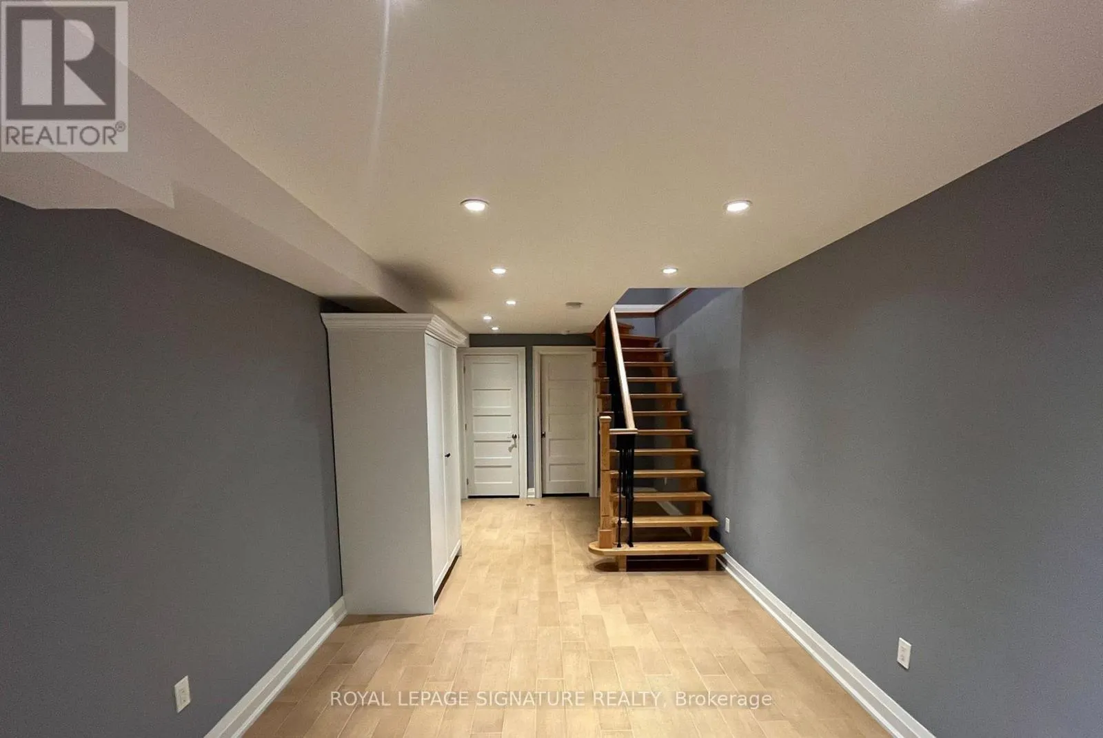 23 ABBS STREET