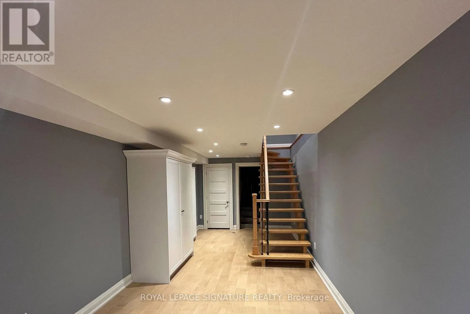 23 ABBS STREET