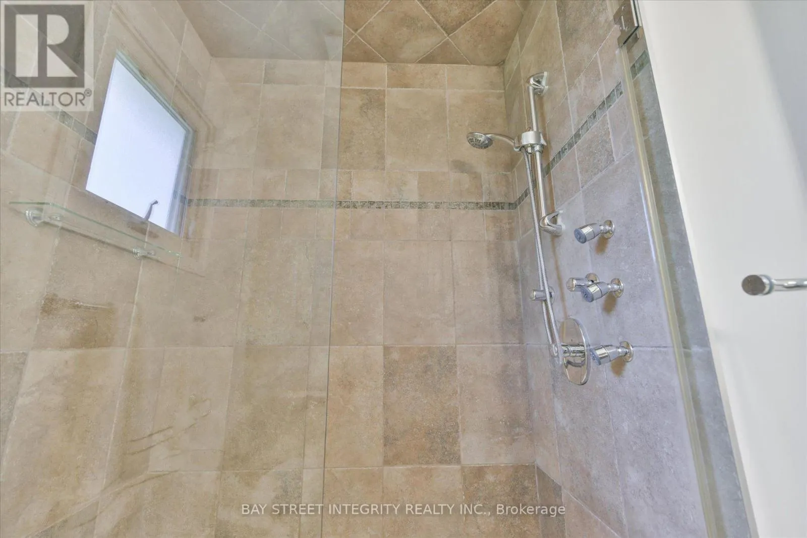 1906 STONEYBROOK COURT